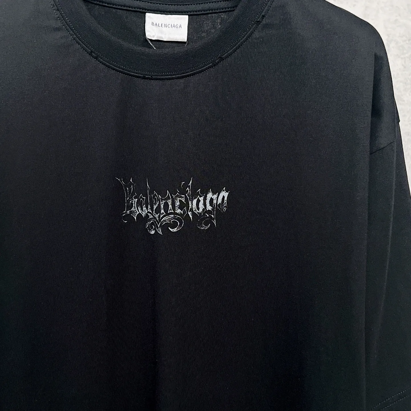 【 . Quality】BALENCI*GA/ .SS 26 New Arrival 。 Balenclag* T 。 . Authentic ， 。 ZP 。 260 ， . ， ， 。 。 ， 。 OS . Same Style ：BL 263778 ：Black，White Size：XS S M L